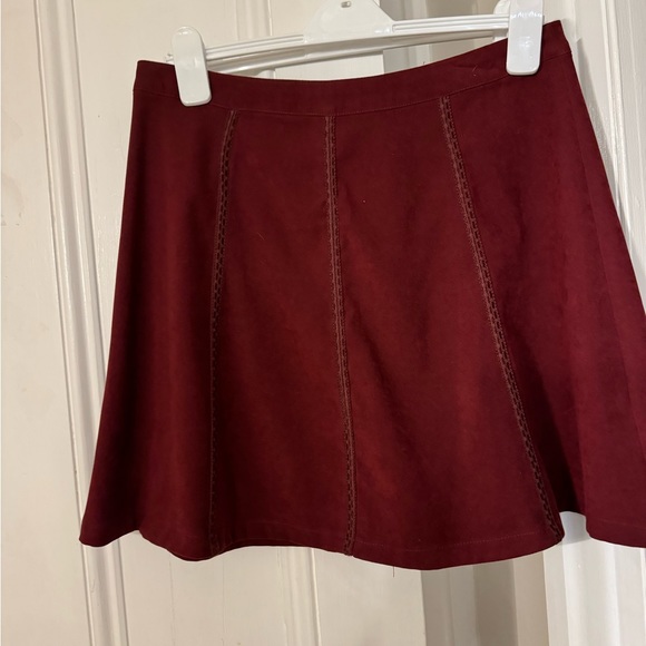 Red/burgundy skirt with zipper (faux suede) - Picture 1 of 3